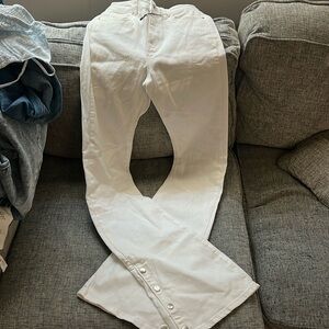 Zara white flare jeans very cute never worn size 0